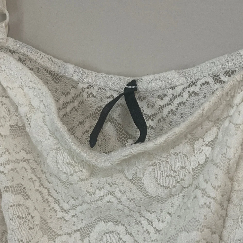 Chic Cream Lace Camisole Top - Corset Peplum Style - Picture 2 of 5